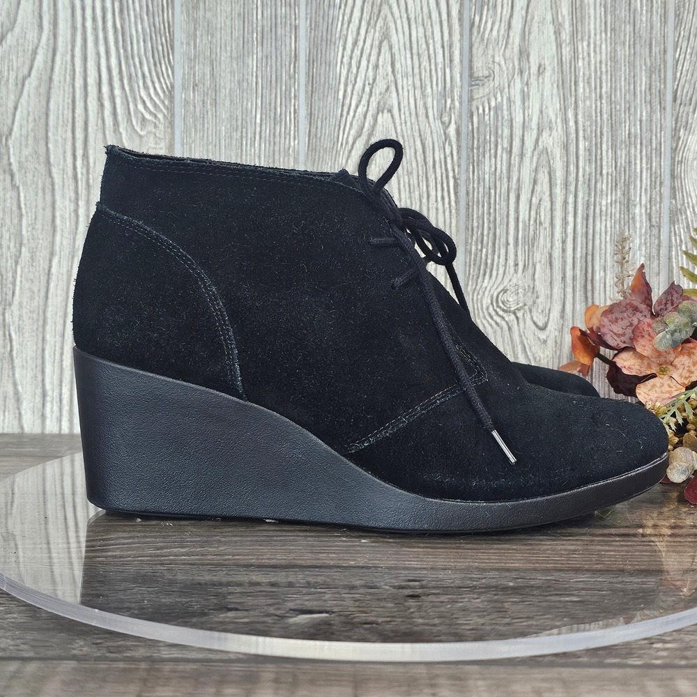 Crocs Leigh Black Suede Wedge Booties Women's Size 9.5 Comfort Ankle‎ Boots